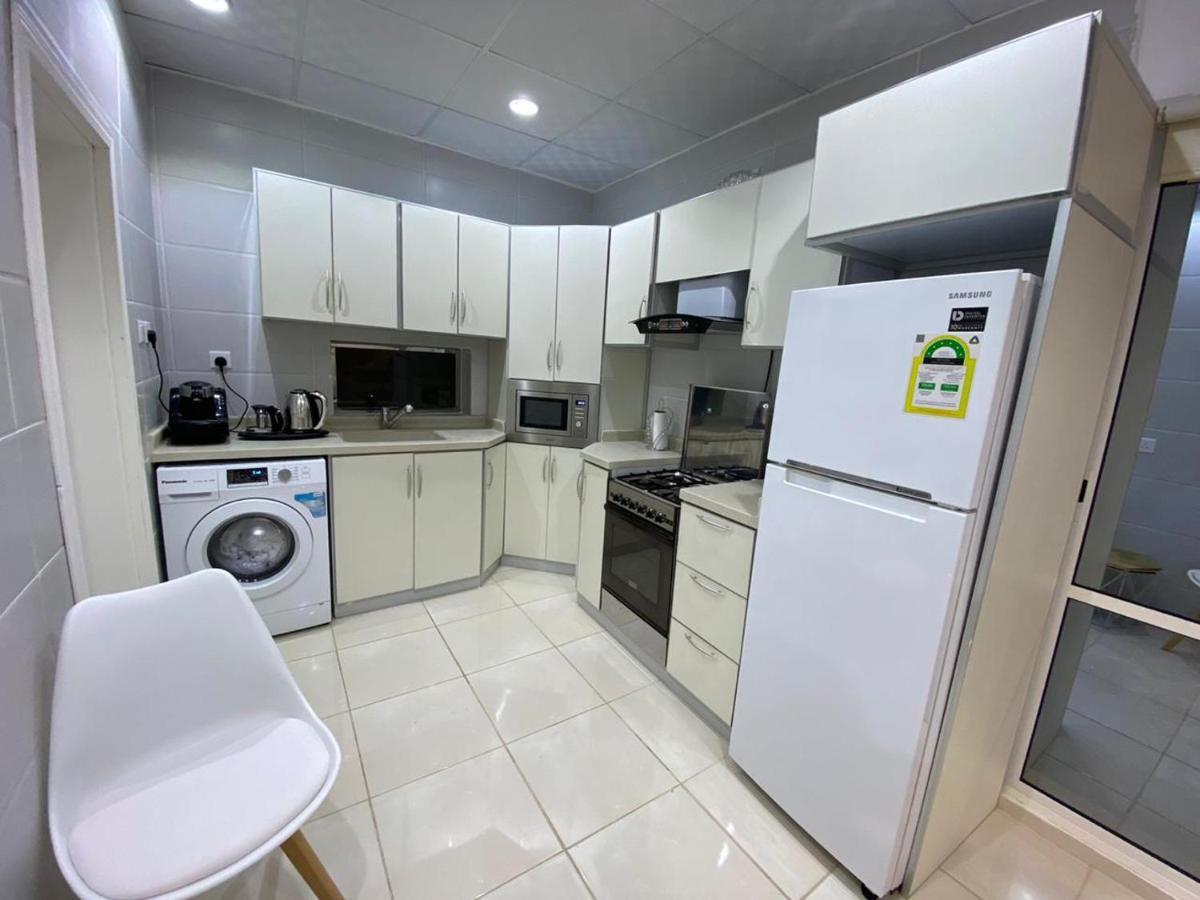 شاطئ النخيل Apartment Umm Lajj